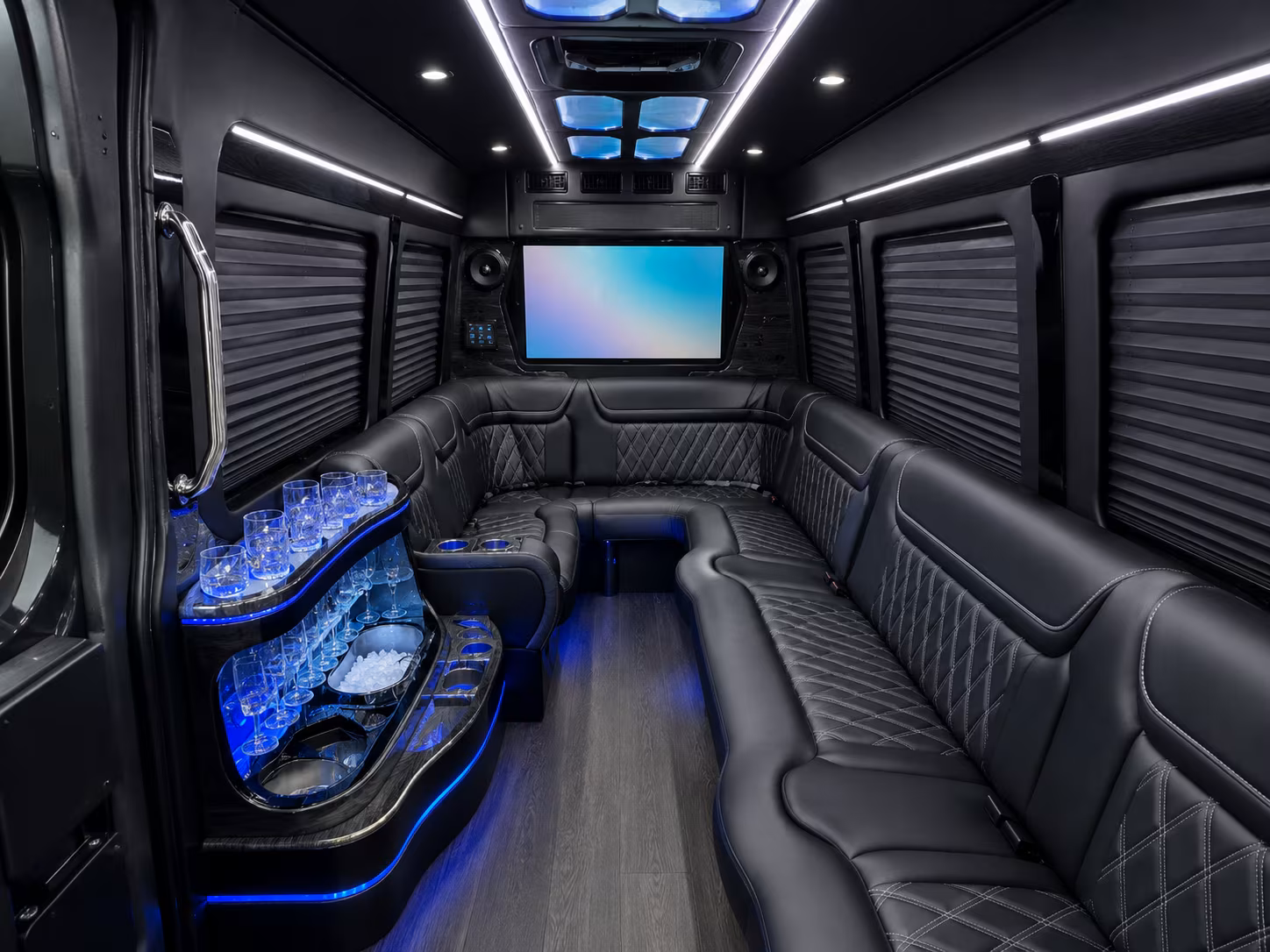 airport shuttle buses for knoxville business travelers