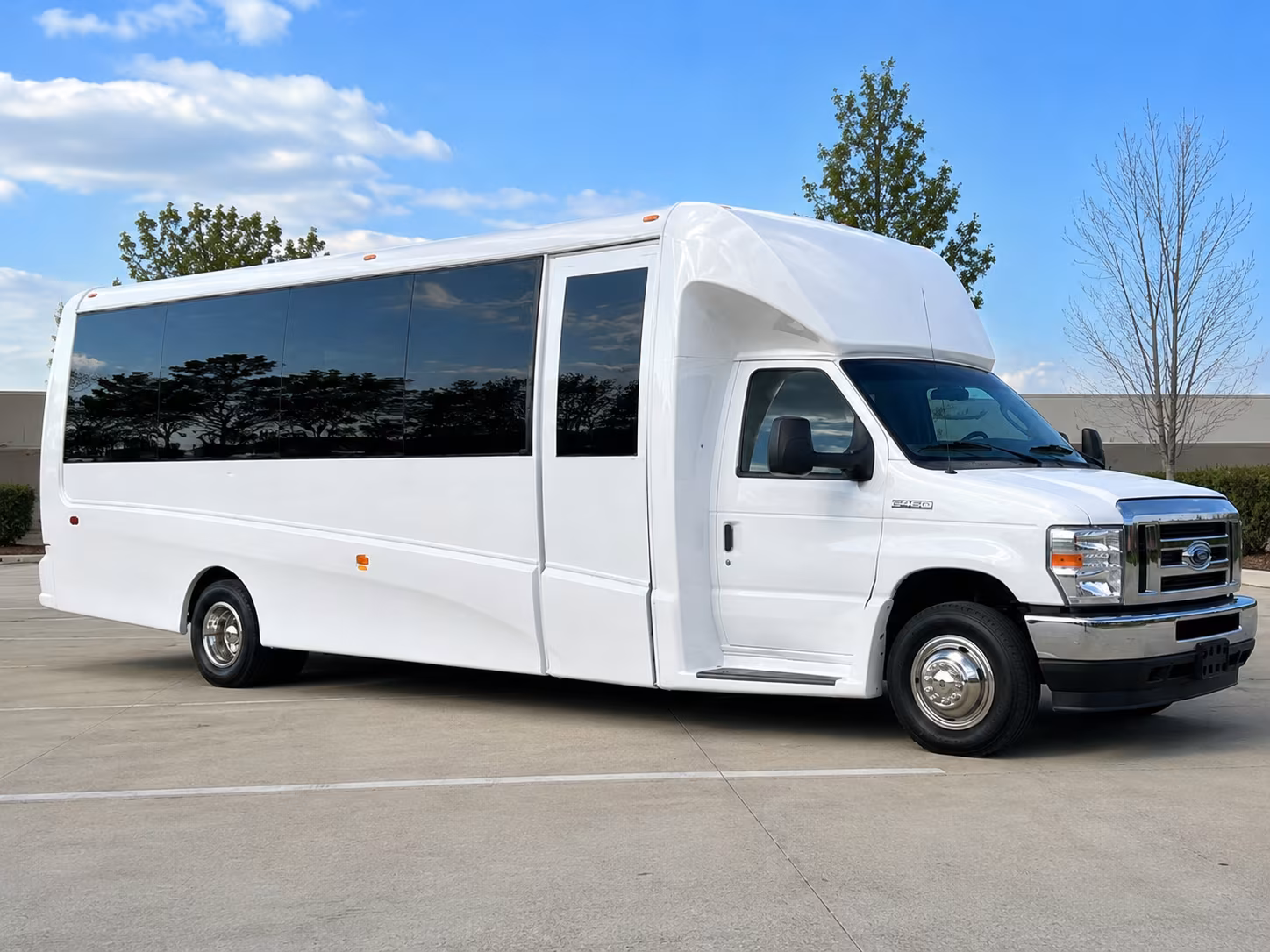 bus rentals for knoxville corporate events at hotels and private venues