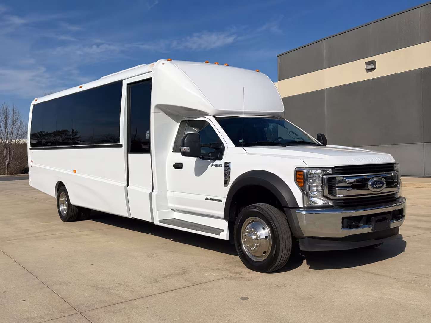 buses for university of tennessee campus and college visit field trips