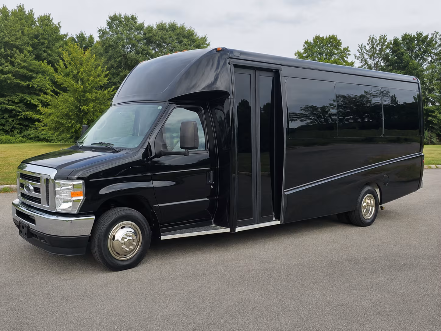 charter buses for large knoxville high school prom groups