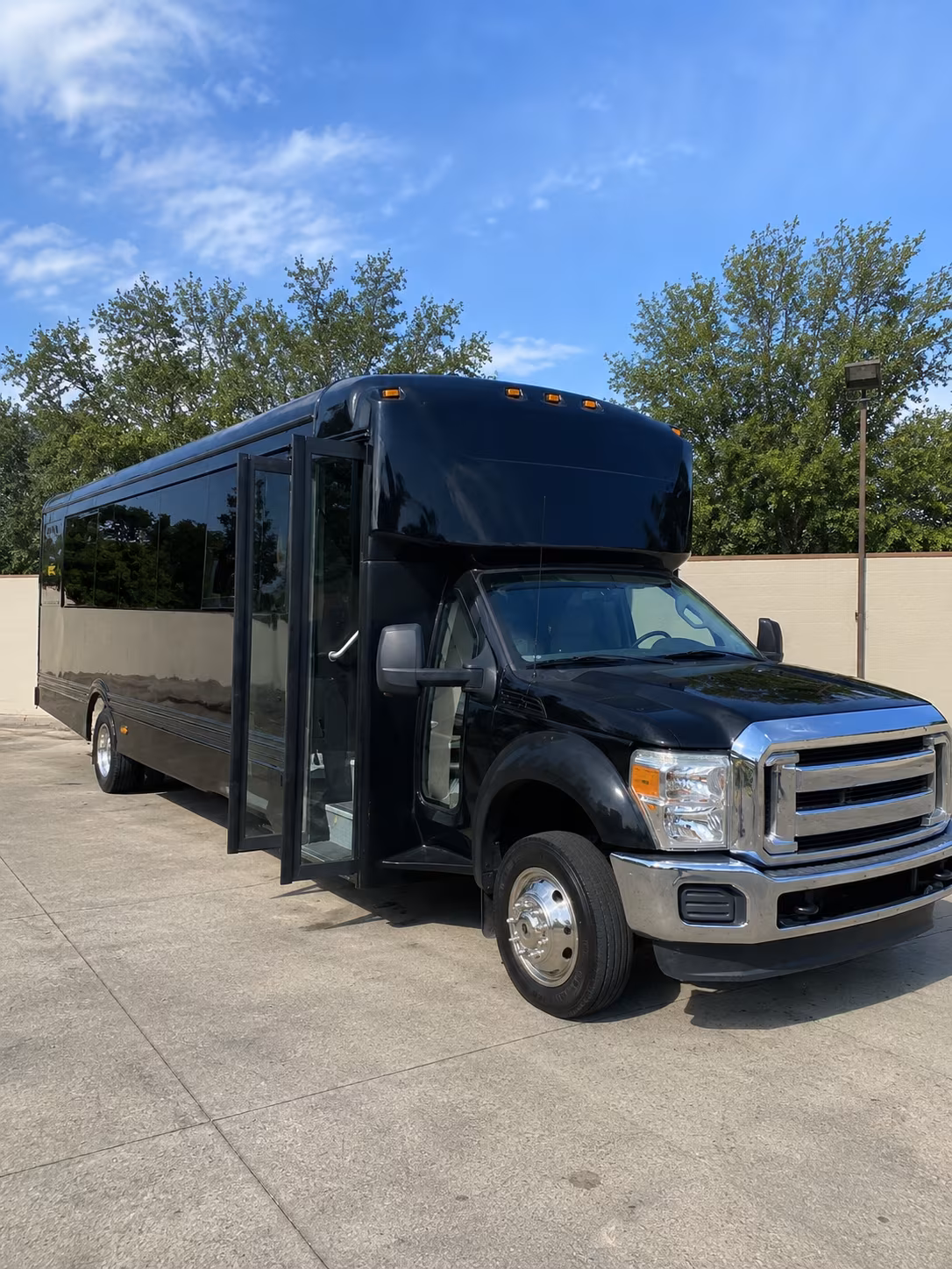 knoxville 20 passenger party bus