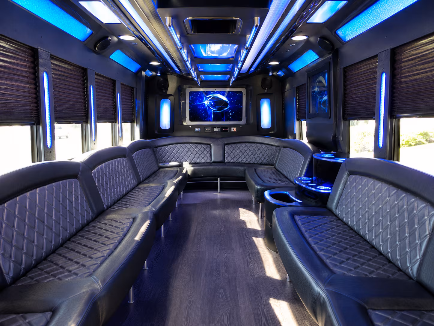 knoxville 28 passenger party bus inside