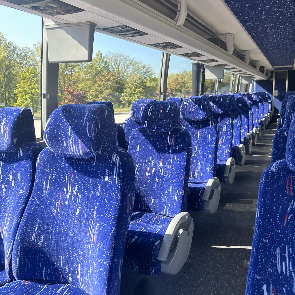 knoxville bus rentals for youth group retreats and camps