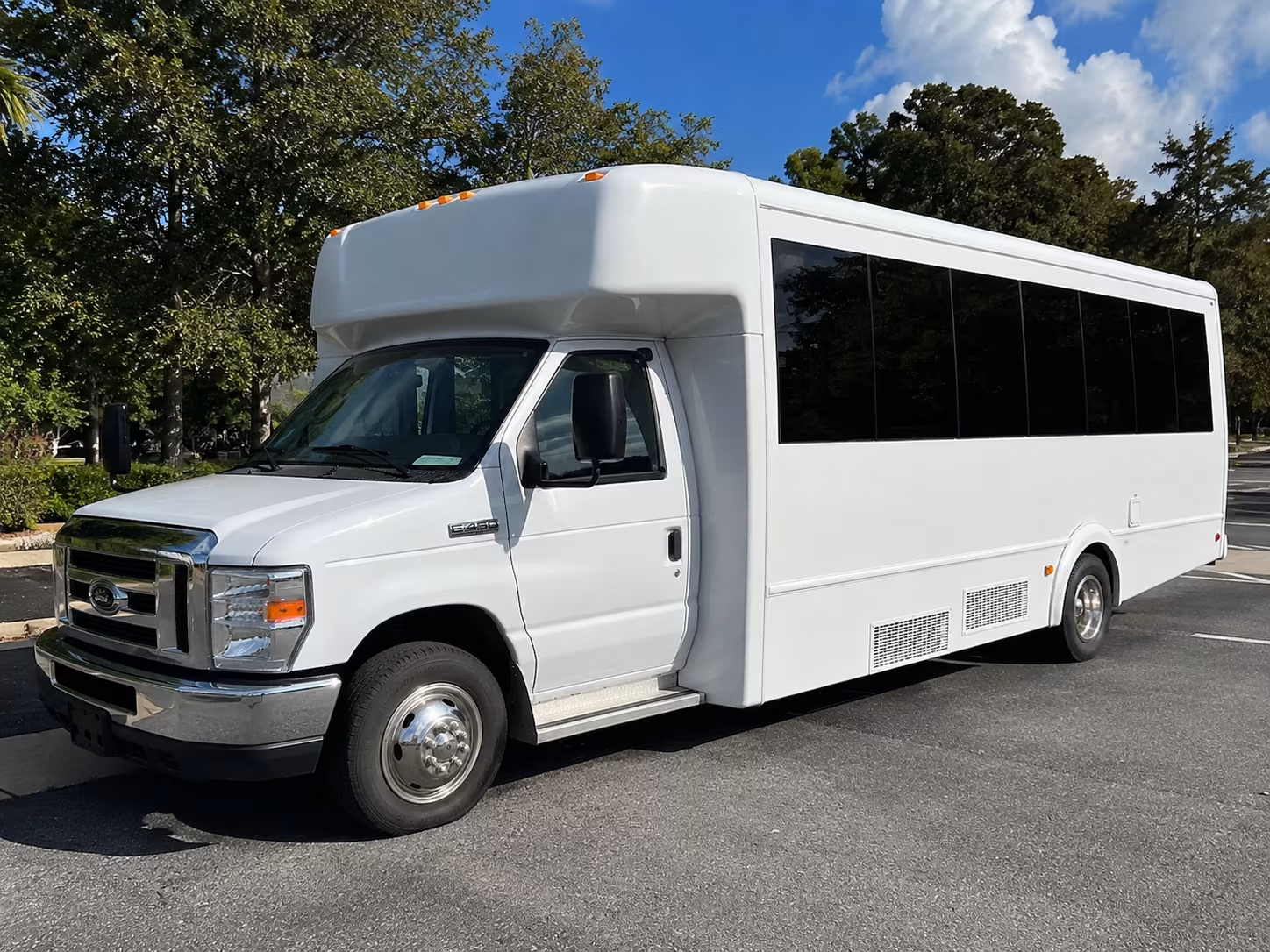knoxville concert venues party bus rental