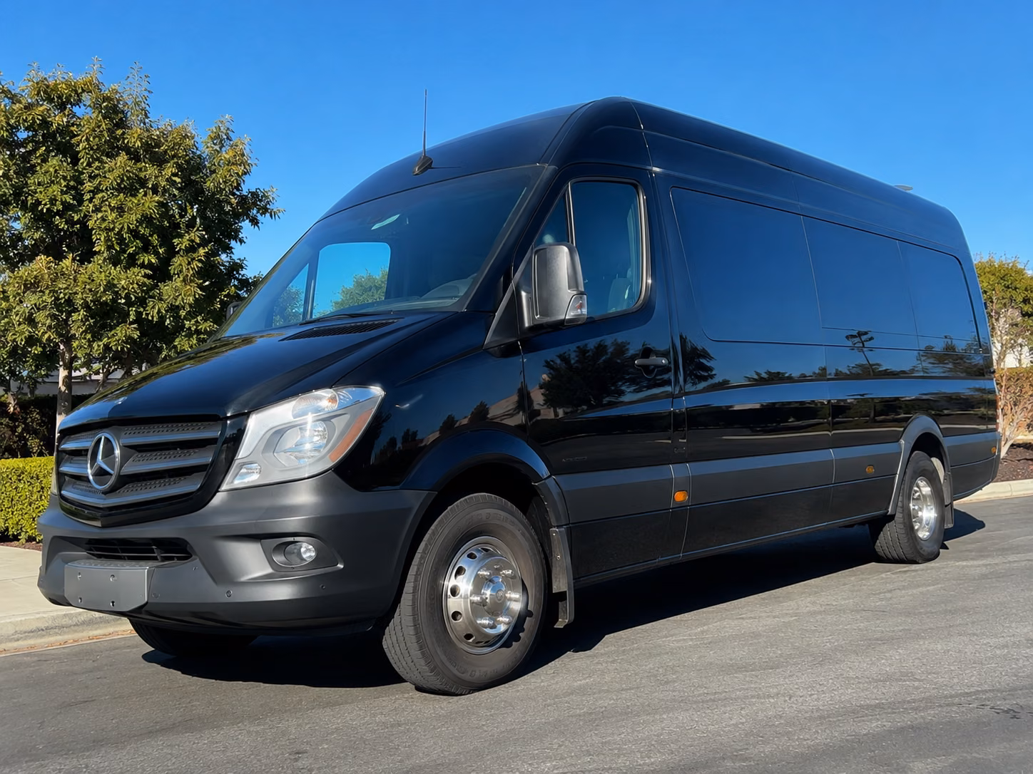sprinter vans and small bus rentals for intimate knoxville wine tours